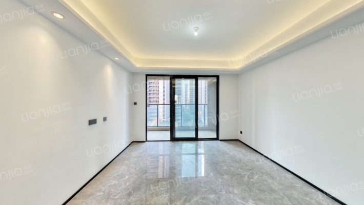 万科·翡翠之光二手房实景图