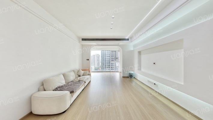 中路雅苑二手房实景图