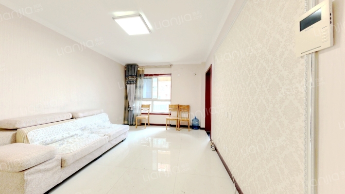 学院国际二手房实景图