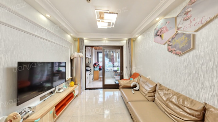 融创凡尔赛领馆三期二手房实景图