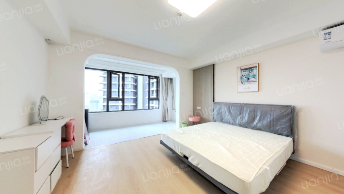 融创珞瑜路95号二手房实景图