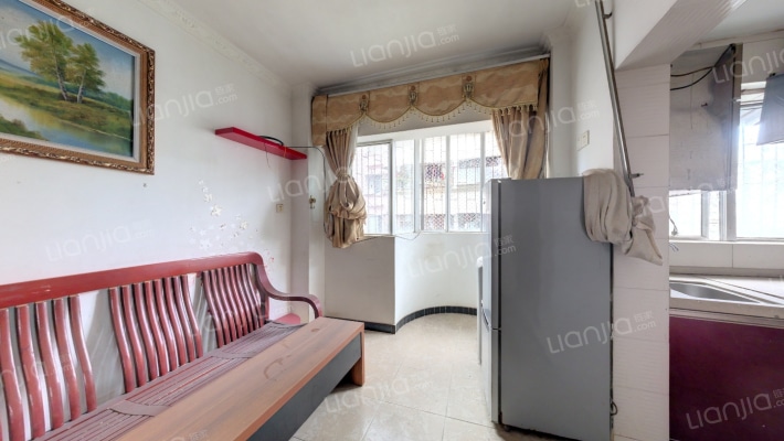 麦迪新村二手房实景图