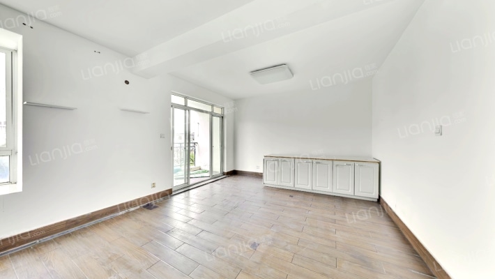 浪琴水岸花园(公寓)二手房实景图