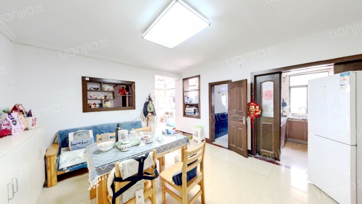 上里东新村二手房实景图