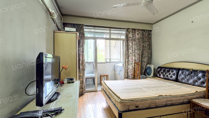 安顺路322号二手房实景图