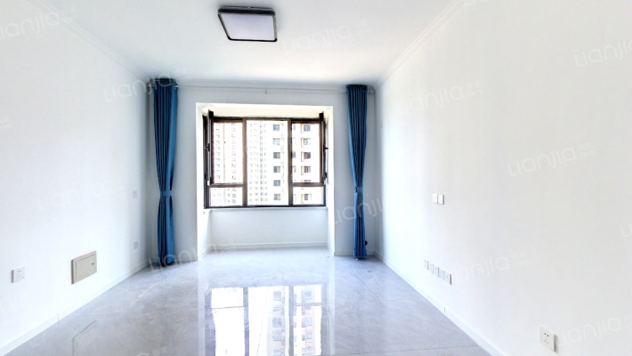 天伦湾全南大两居中间楼层精装未住空房-客厅