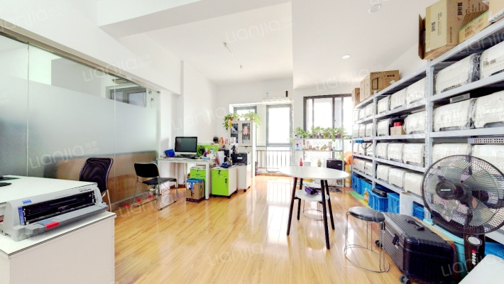 融科珞瑜路95号二手房实景图