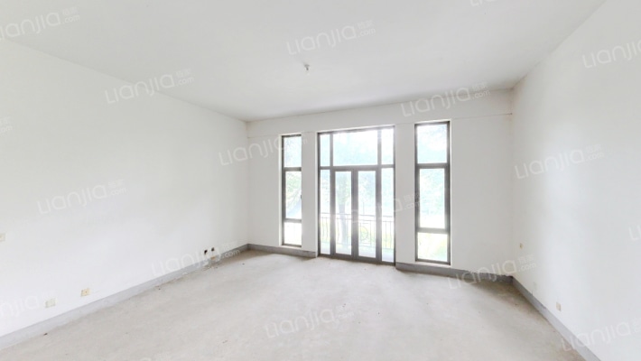 南延线蔚蓝卡地亚二手房实景图