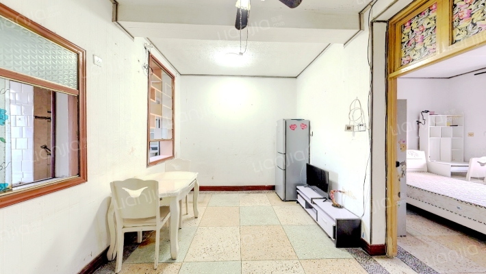 制药厂家属院二手房实景图