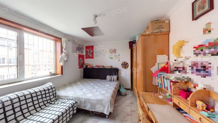 荣迁东里二手房实景图