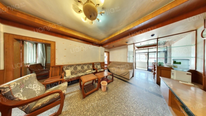 春城建筑工程总公司家属院二手房实景图