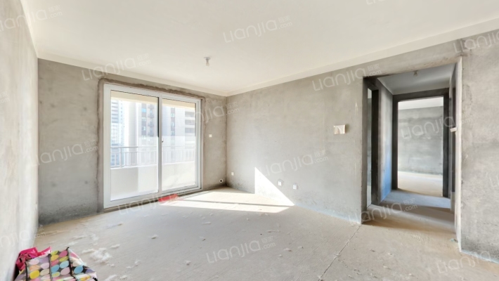 绿地高铁东城四期二手房实景图