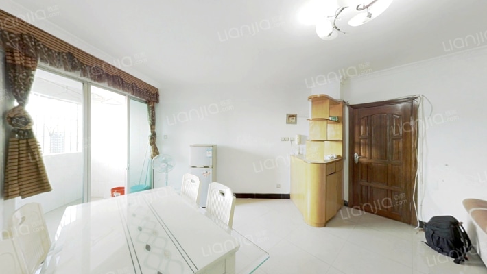 怡乐广场二手房实景图