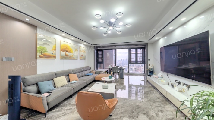 翡翠年华二手房实景图