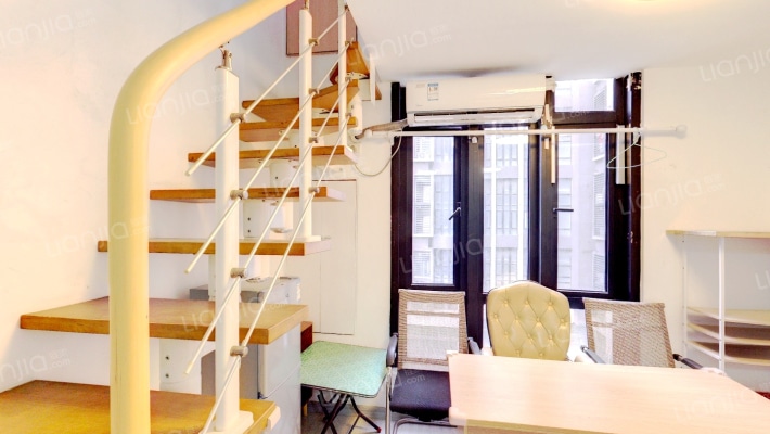 钱隆奥体城二手房实景图