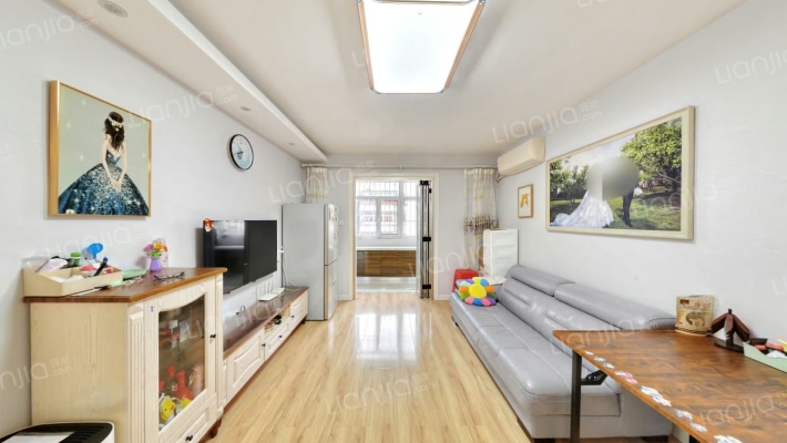 河畔公寓二手房实景图