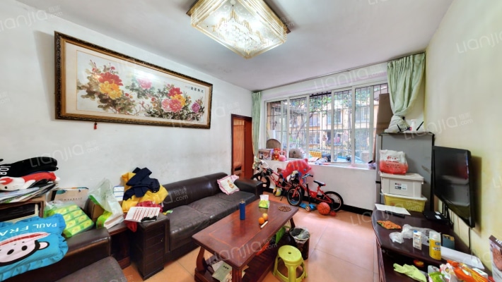 白依小区二手房实景图