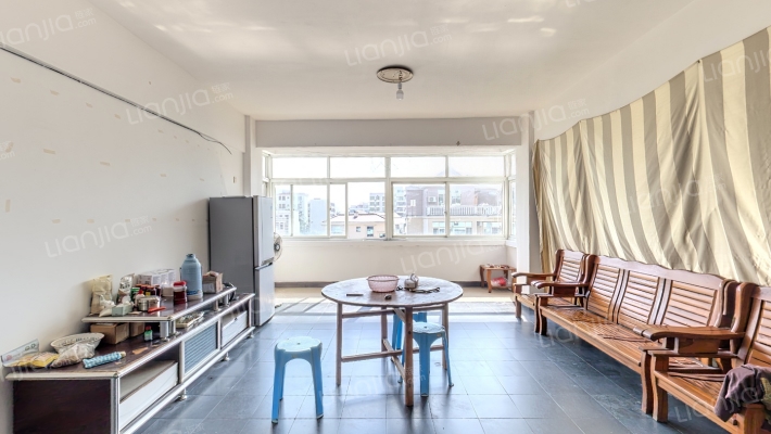 信利公寓二手房实景图