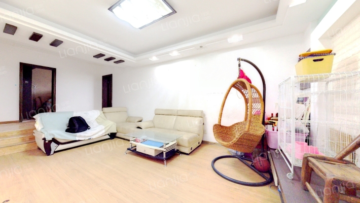 滨江花园B区二手房实景图