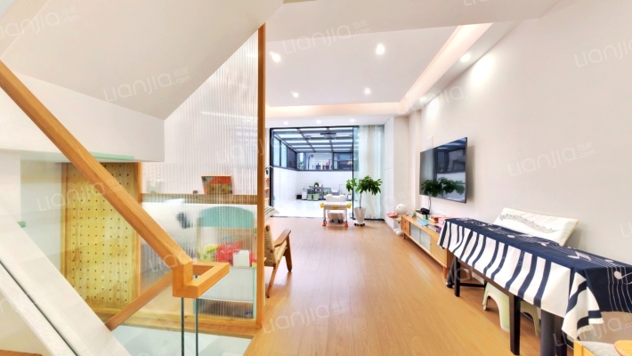 佘山玺樾二手房实景图