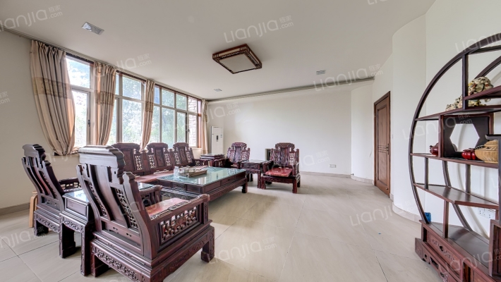 高尔夫江景别墅二手房实景图