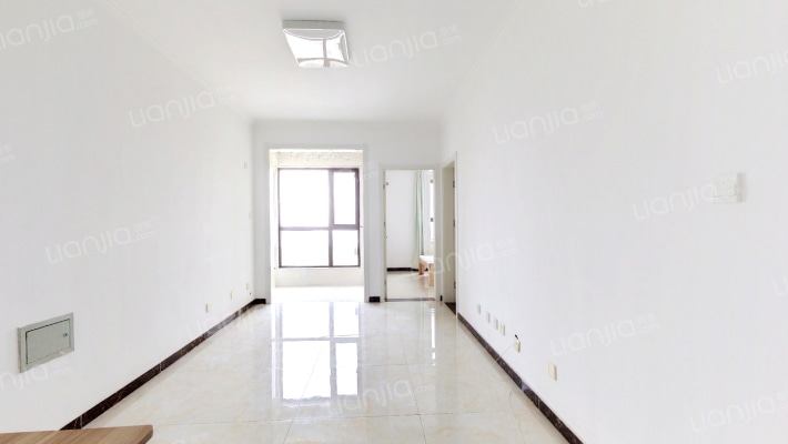 高品质社区！园林式环境！保利物业！集体供暖.-客厅