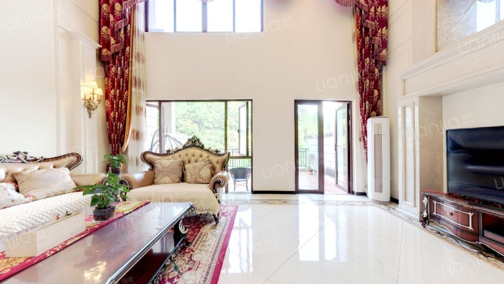 保利公园2010温莎爱丁堡小镇二手房实景图