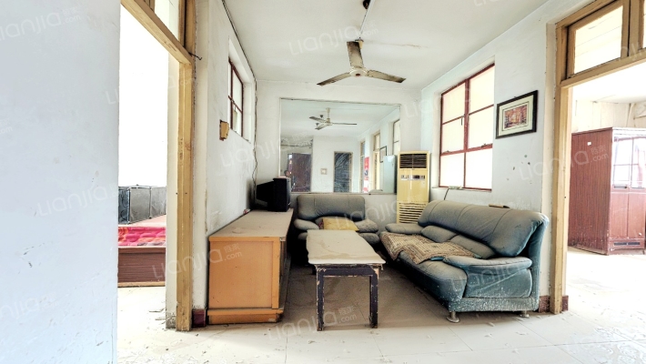 市工务段家属院二手房实景图