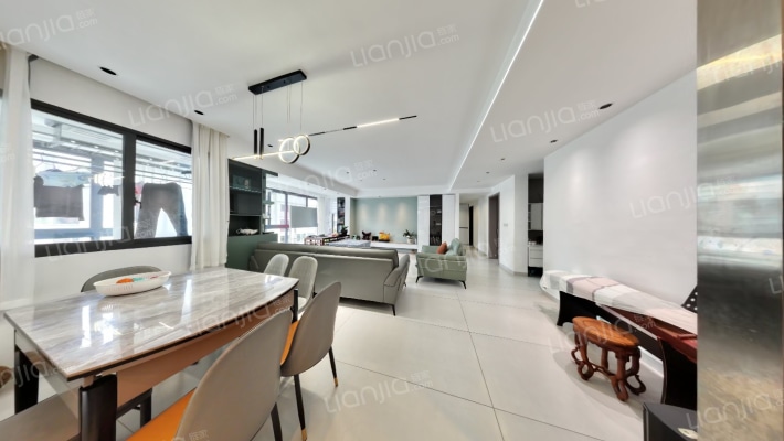 中铁逸都国际E区二手房实景图