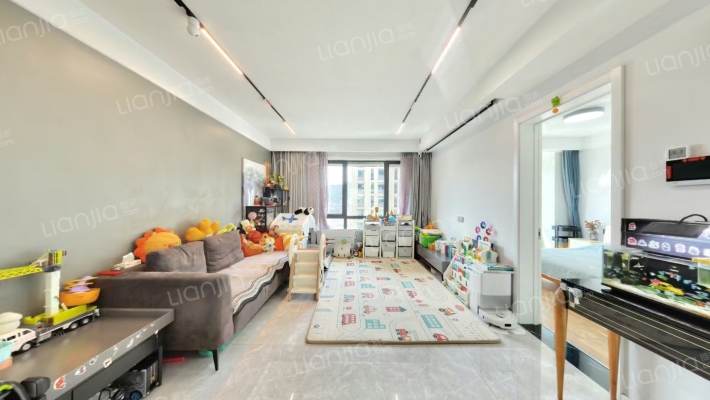 高新绿城玉兰花园诚园二手房实景图