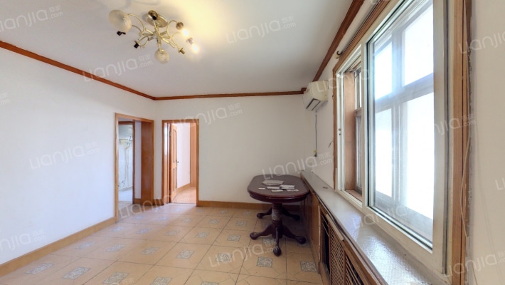 新关公寓二手房实景图