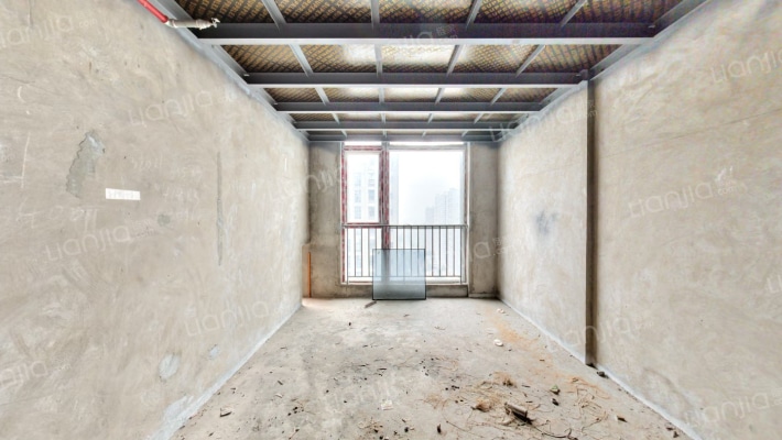 隆鑫爱琴海四期二手房实景图