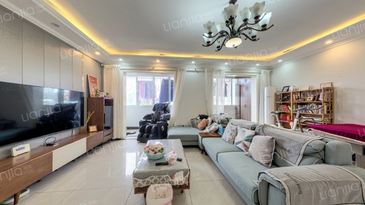 皇家花园二手房实景图