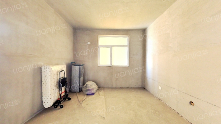 凯旋门东南两居，好楼层，业主诚心出售-客厅