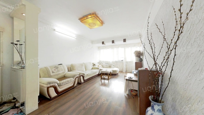 荣和新城B区二手房实景图