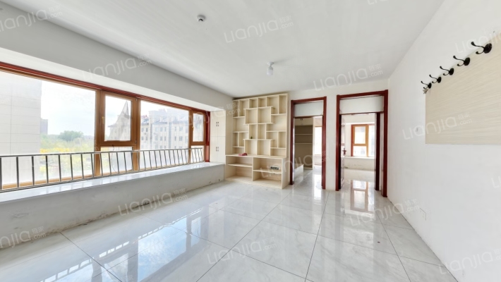 恒信宝通御园二手房实景图