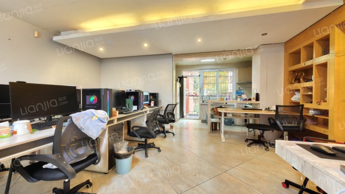 万科魅力之城二期二手房实景图