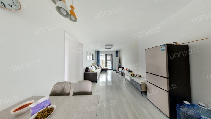 海信花街小镇维拉二手房实景图