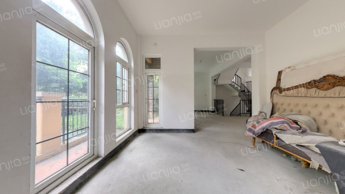 龙湖蓝湖郡(别墅)二手房实景图