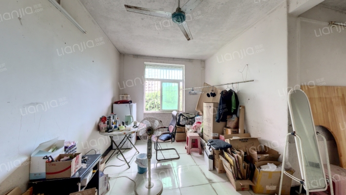 得利新村二手房实景图