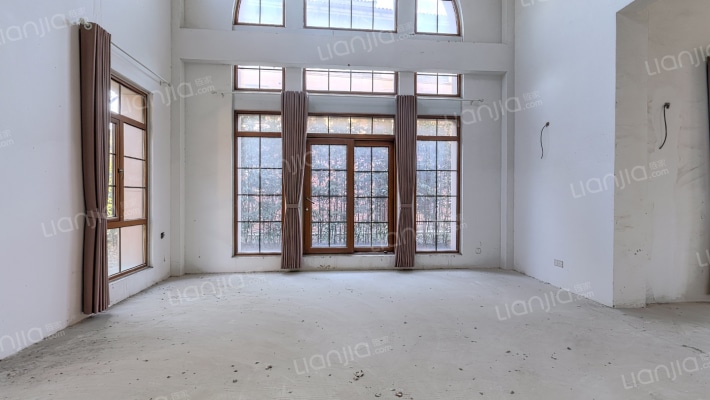 元一高尔夫别墅六期二手房实景图