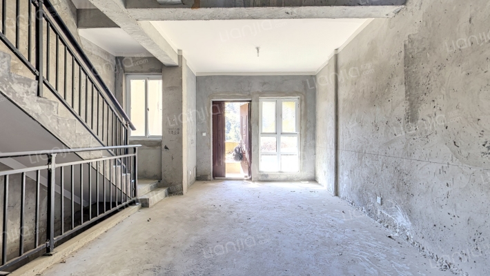 秋水览山二手房实景图