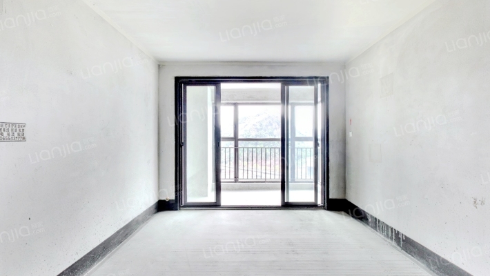 彰泰冠臻园二手房实景图