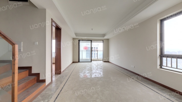 里城樾公馆二手房实景图