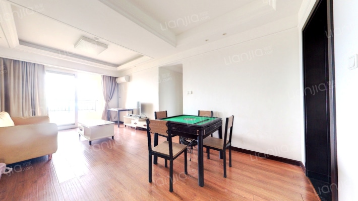 融创凡尔赛领馆四期二手房实景图