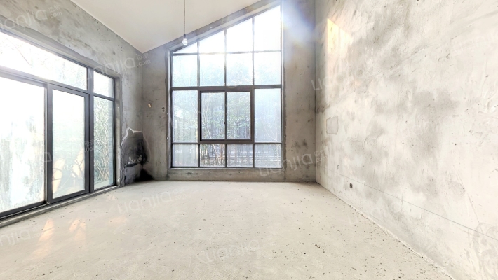 水晶湖畔三千院二手房实景图