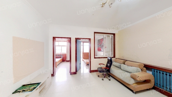 鲁伟家园二手房实景图