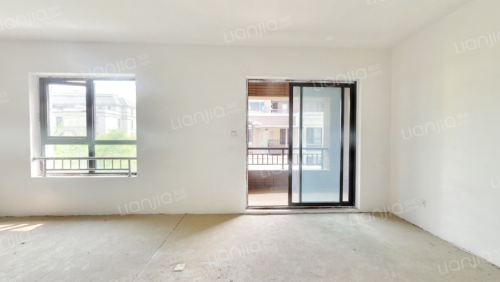 春城十八里二手房实景图