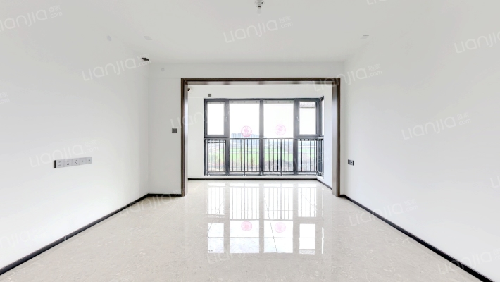 美的云与湖二手房实景图