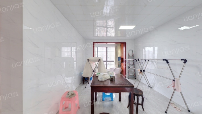 水岸佳苑A区二手房实景图